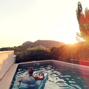 https://la-maison-dyvette-le-barroux.fr-provencehotel.com